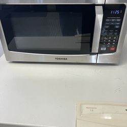 Toshiba Microwave Oven 