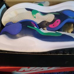 Nike Revolution 7 (GS) Size 3.5 Y