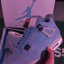 Jordan 4 UNC