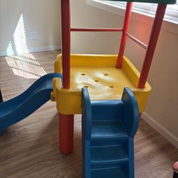 Indoor/outdoor Play Yard