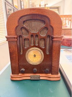 Thomas Collector's Edition AM FM Radio Model 411 Vintage Style