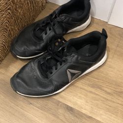 Men’s 9.5 Reebok Shoe