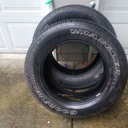 2 Goodyear Wrangler P275/60R20 Tires