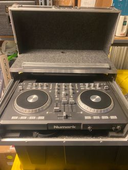 Numark Mixtrack Pro DJ Controller w/ Odyssey Flight Case Tested Working