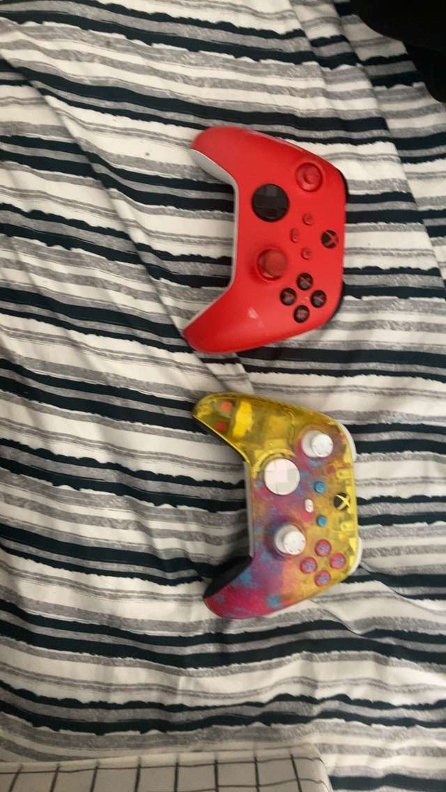 2 Controllers