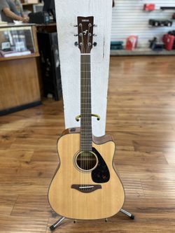 YAMAHA FGX800C ACOUSTIC ELECTRIC GUITAR IN USED CONDITION, NO CASE