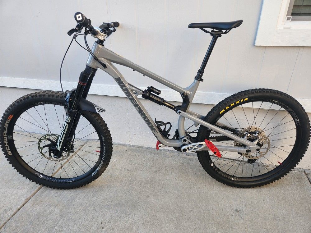 Nukeproof mega 275 store comp alloy bike 2021