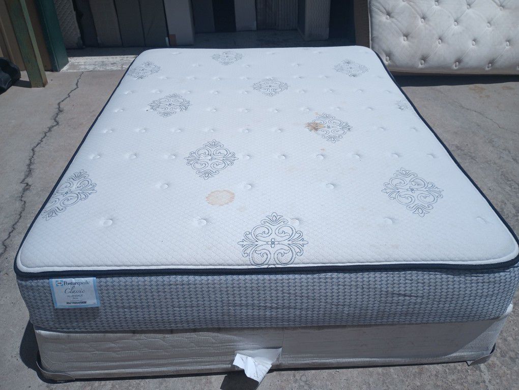 Sealy Queen Mattress And Box Spring 