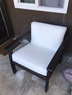 Ikea Kloven Outdoor chair with white cushions and outdoor cover!