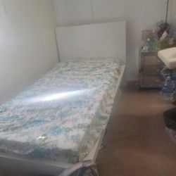 Twin Size ikea malm  bed with matress 