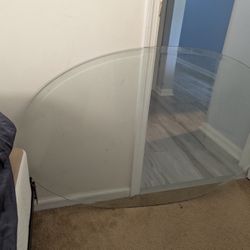CLEAR  OVAL GLASS TOP 48 BY 31