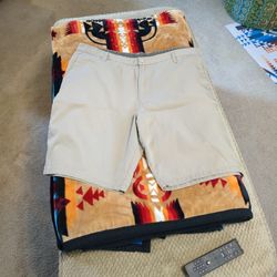 Kaki Shorts