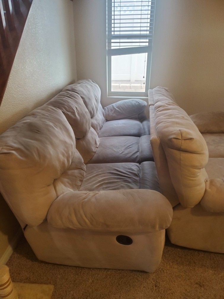 Free Couches For Pick Up Only for Sale in Las Vegas, NV OfferUp
