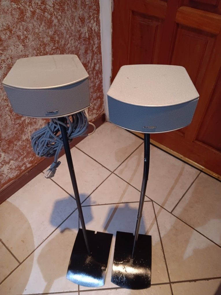 BOSE SPEAKERS WITH STAND....SILVER COLOR