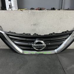 2016-2017-2018 NISSAN ALTIMA GRILL OEM USED #9119