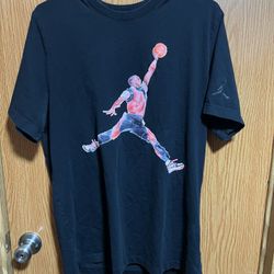 NIKE( JORDAN) T-SHIRT - SIZE L