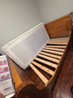 2 Solid wood twin beds