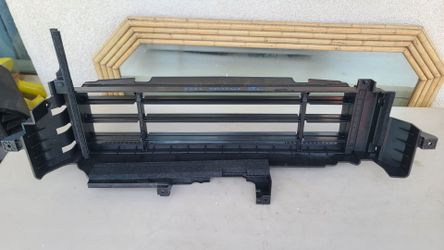 2026 KIA SPORTAGE AUR SHUTTER RADIATOR DUCT UPPER USED GENUINE OEM.  H4