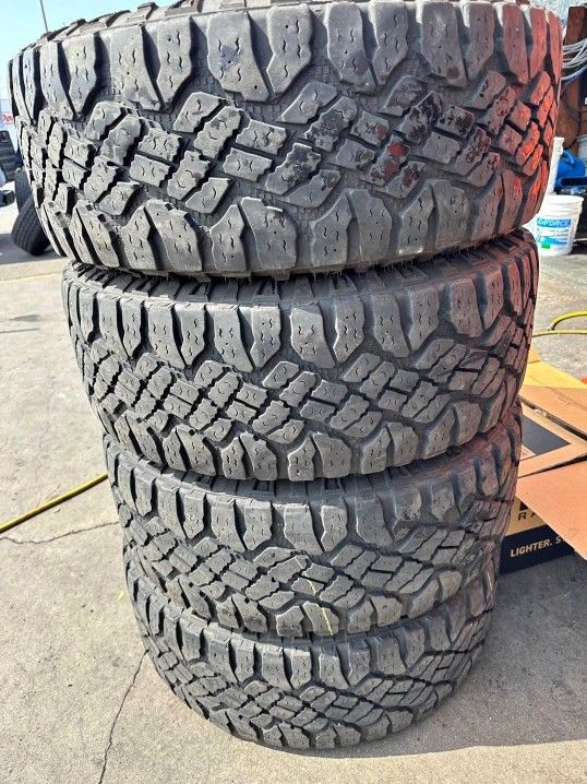 285 65 18 Tires Con 80% De Vida Las 4 De La Marca GOODYEAR