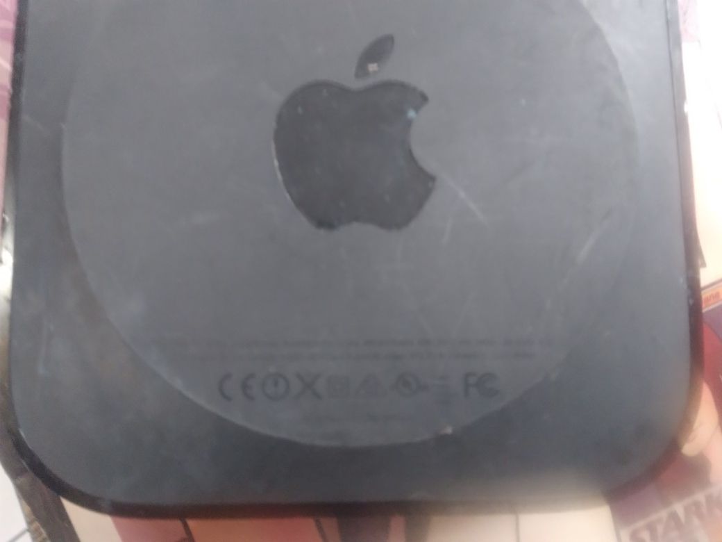 Apple Black 1469 13.00 Streamer