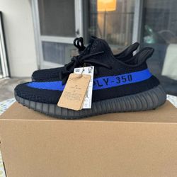 Yeezy 350 V2 Dazzling Blue - Size 9.5
