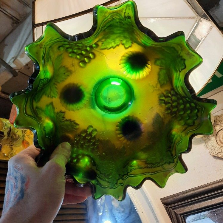 Northwood Carnival Glass Fruit Bowl Emrald Green Rope And Grape