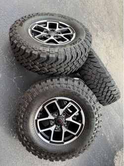 JEEP GLADIATOR RUBICON 2026 WHEELS AND TIRES