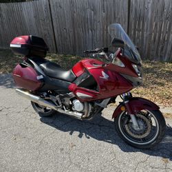 Honda NT700V