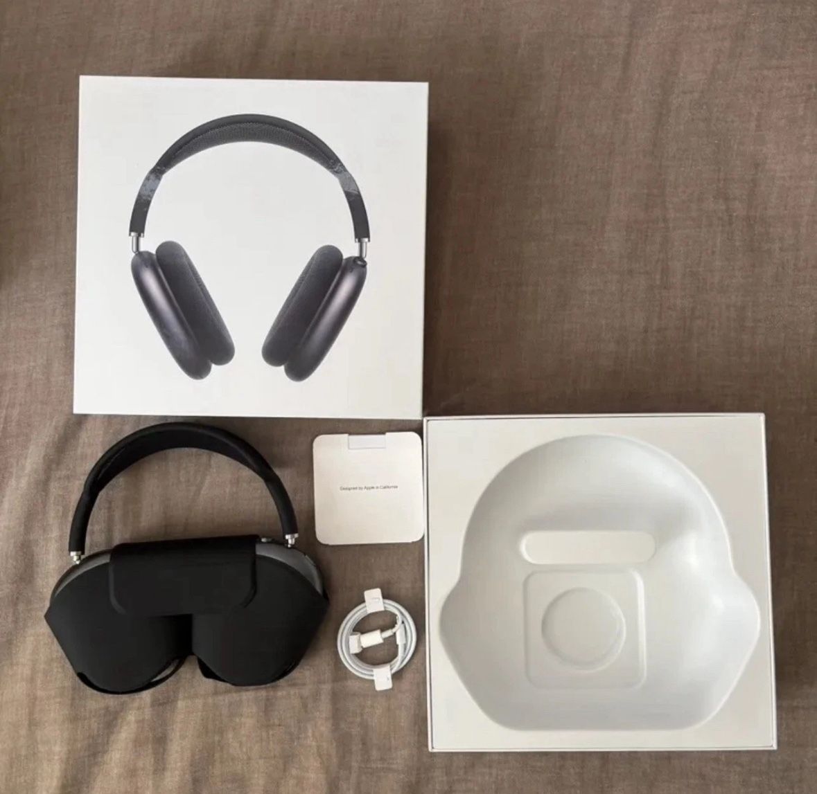 AirPods Max USB-C Black w/ Smart Case
