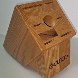 NEW Cutco Oak Hardwood for 6 knife + sharpener retails for 200. NORTH PHOENIX Near i17& Bell rd