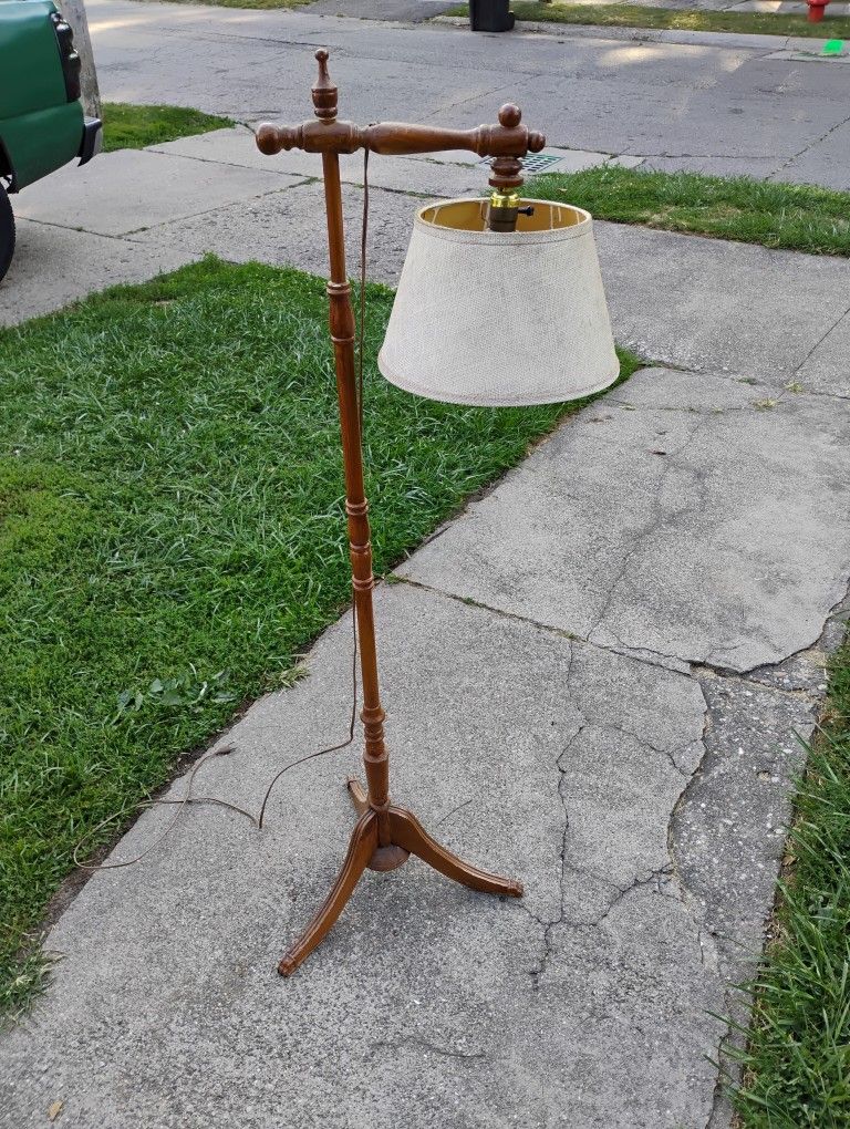 Vintage Floor Lamp, Works Great