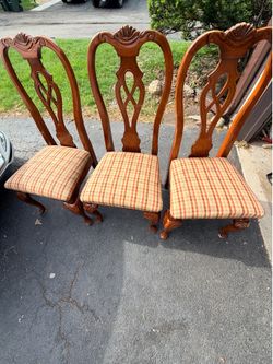 Wooden chairs , 10 $ each total 3 items