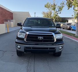 TOYOTA TUNDRA SR5 2010
