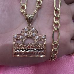 14k Gold Figaro/ Last Supper Pendant 