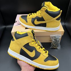 Size 9.5 - Nike SB Dunk High Pro Iowa 2005