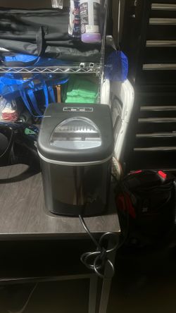 FRIGIDAIRE ICE MAKER