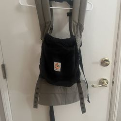 Ergo Baby Carrier with infant insert