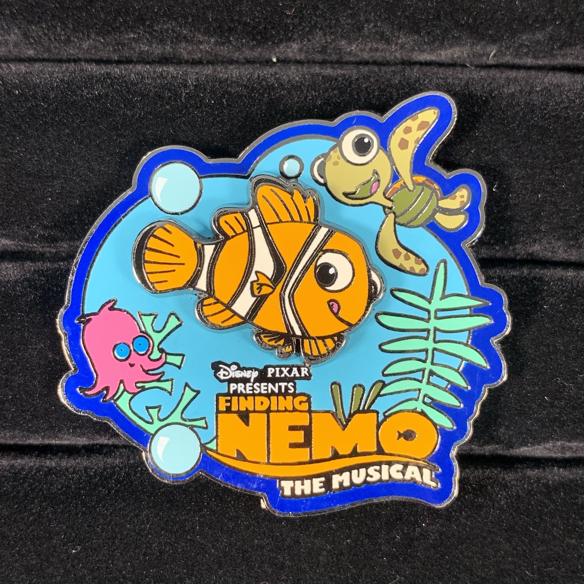 Finding Nemo The Musical Disney Pixar Collectible Trading Pin Squirt Pearl Fish