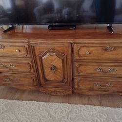 Gorgeous Wood Dresser/Console