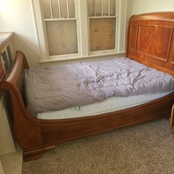 Sleigh Bed