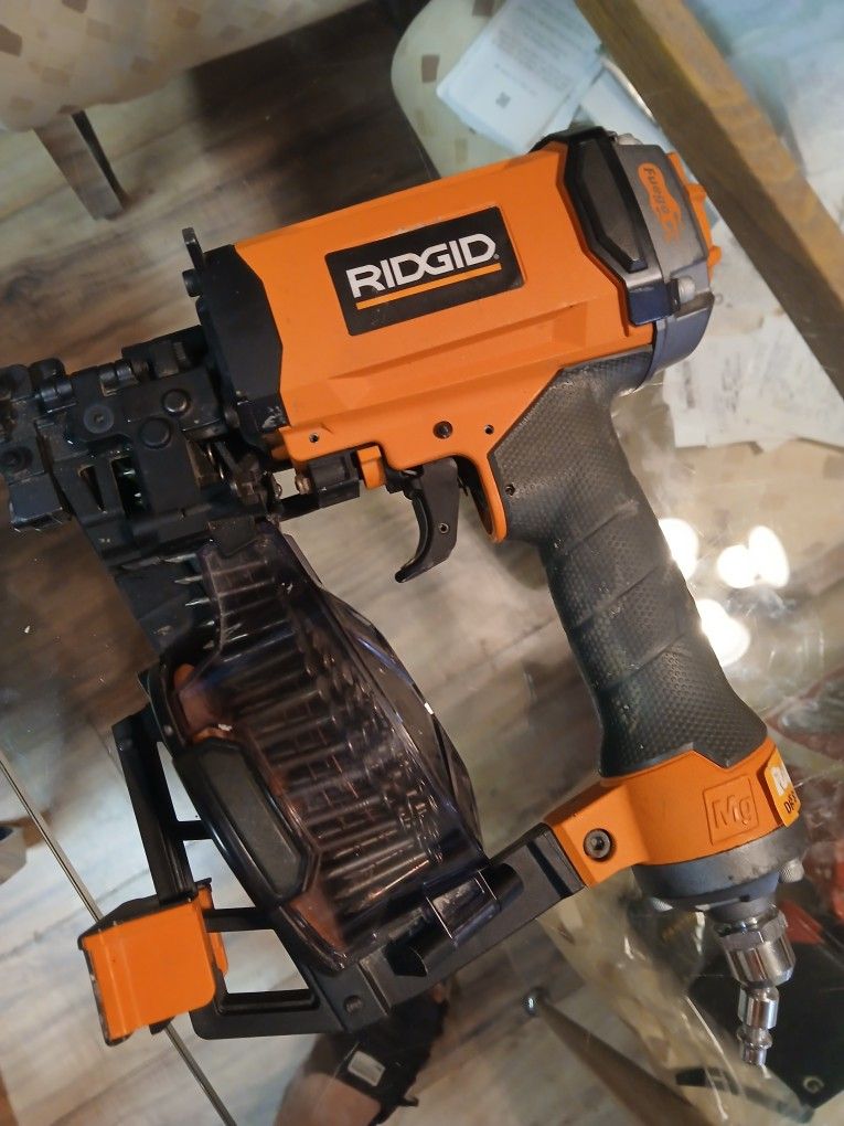 Ridgid pneumatic Roofing Nailer
