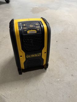 DEWALT bluetooth speaker NO batery