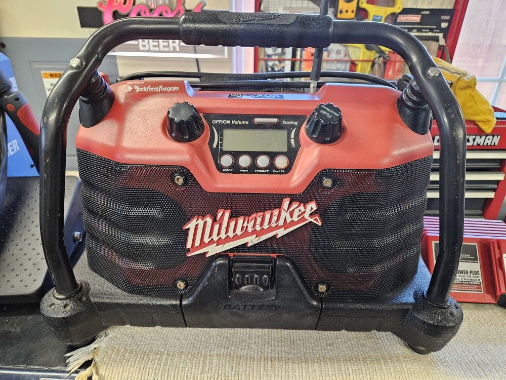 Milwaukee Job Site Radio