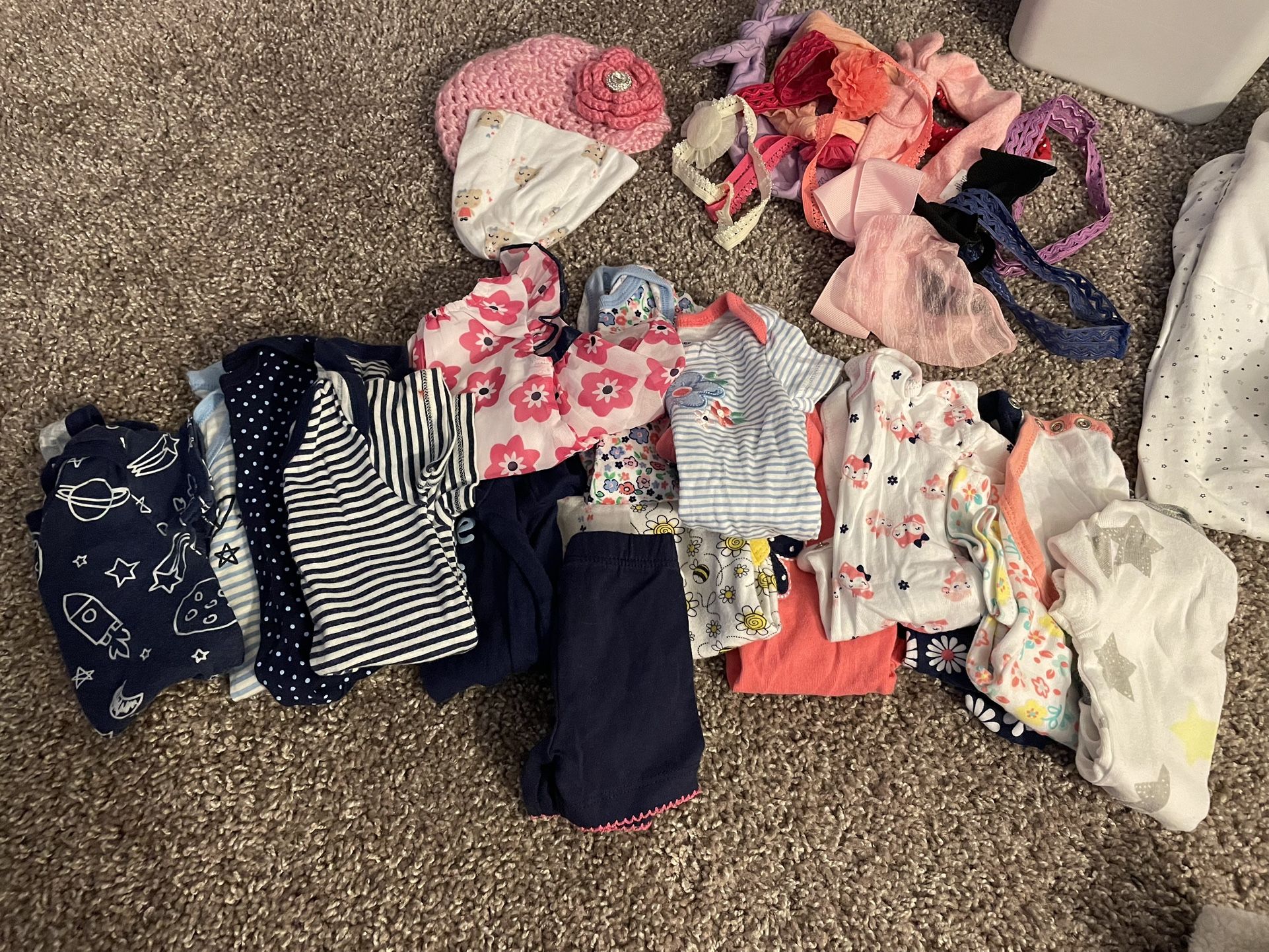 Baby Clothes (newborn - 6 Mon)