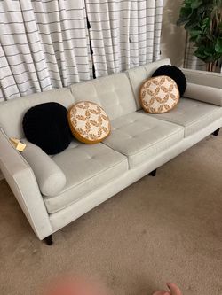 FREE COUCHES