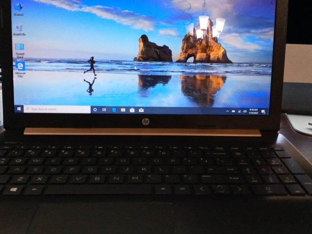 HP 15.6" Touch Screen Rose Laptop Intel Core i5 8th Gen @ 1.60Ghz Processor, 8gb Ram, 256gb SSD, Win10 and MS Office. DVD drive. Webcam Wi-Fi USB and