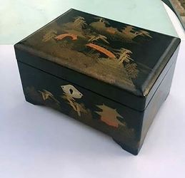 VINTAGE FLORAL WOODEN JEWELRY BOX
