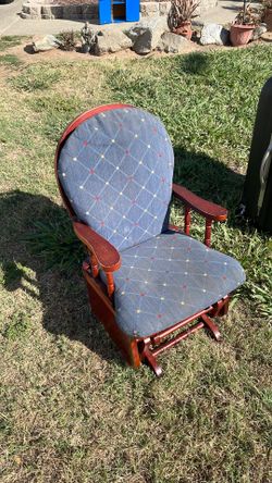 Kids Woden vintage-style glider chair