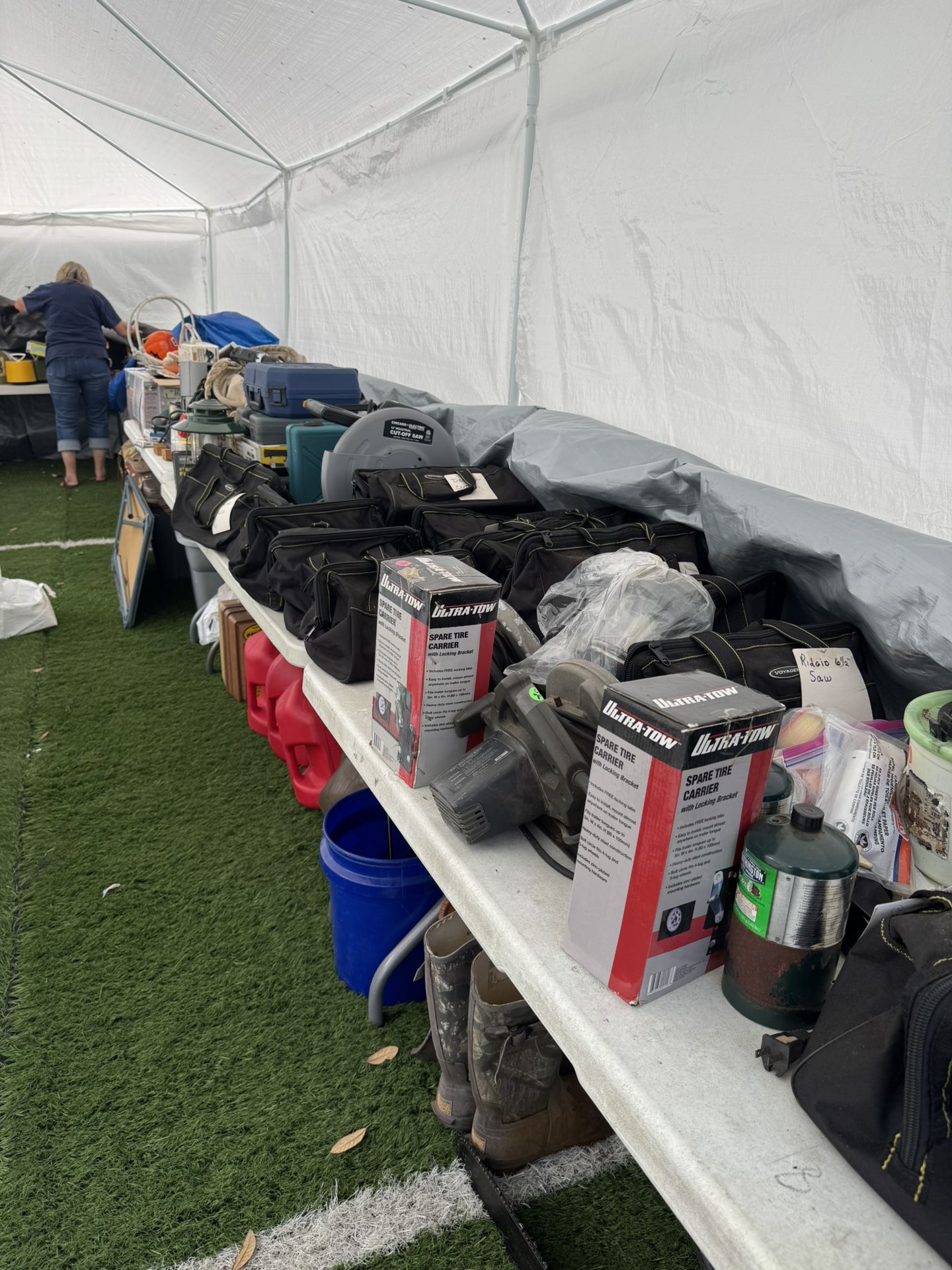 Huge Garage Sale In Riverview