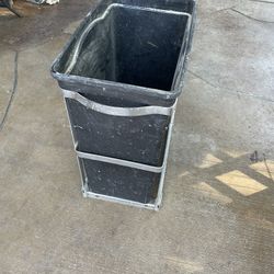 Trash Can W/pull Out